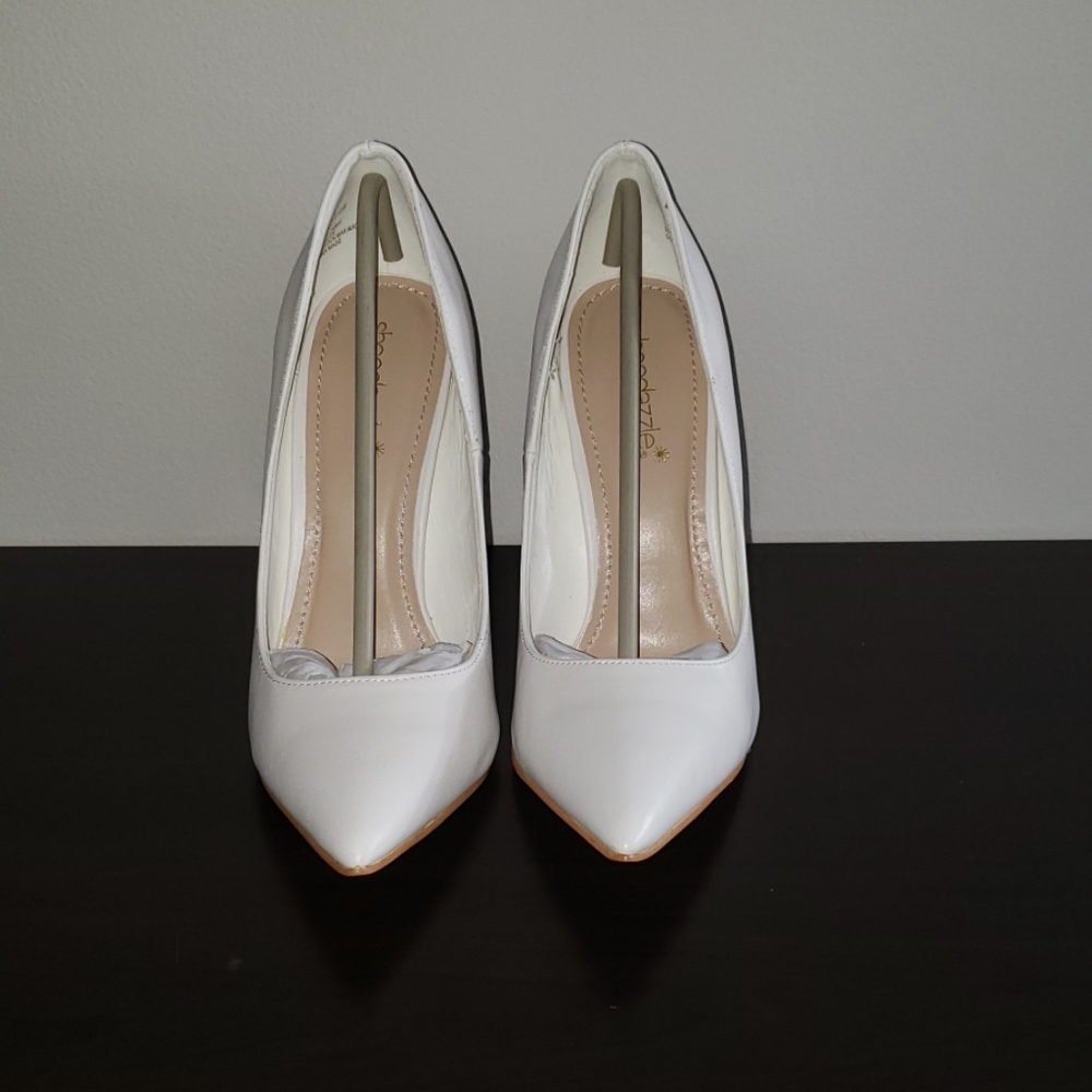 Pointed toe pumps